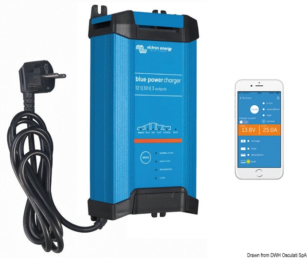 Blue Smart IP22 Charger 12/30(1) 230V CEE 7/7