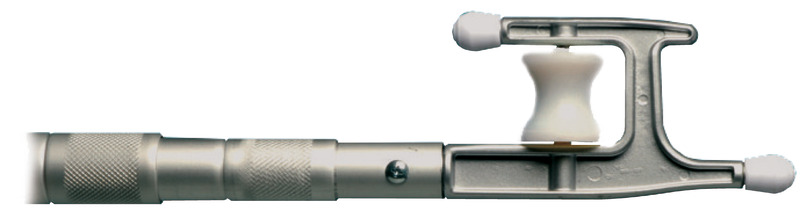 Tritelescopic boat hook w/roller